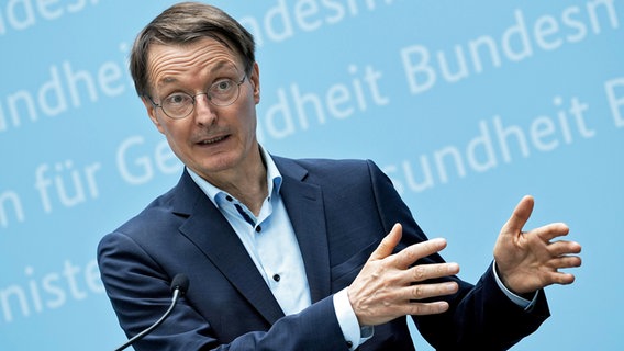 Bundesgesunheitsminister Karl Lauterbach (SPD) © picture alliance / Flashpic Foto: Jens Krick