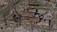 Dieses von Planet Labs PBC zur Verfügung gestellte Satellitenbild zeigt Schäden am Stahlwerk Azovstal in Mariupol.  