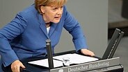 Bundeskanzlerin Angela Merkel (CDU) spricht am 24. November 2010 im Deutschen Bundestag in Berlin. © dpa Foto: Wolfgang Kumm