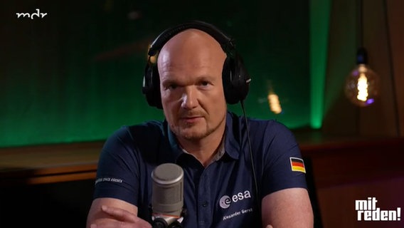 Der ESA-Astronaut Alexander Gerst in der "Mitreden!"-Sendung zum Thema "Kann Raumfahrt unsere Gesellschaft verändern? © NDR 