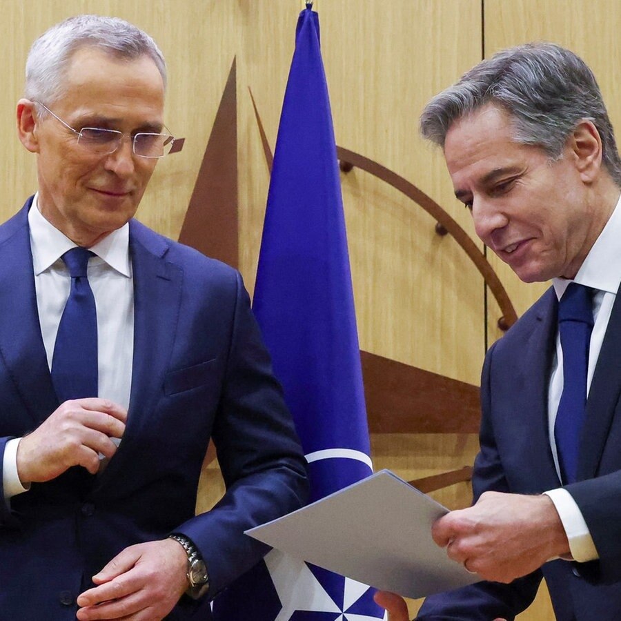 Der finnische Außenminister Pekka Haavisto und der amerikanische Außenminister Antony Blinken © picture alliance / ASSOCIATED PRESS Foto: Olivier Matthys