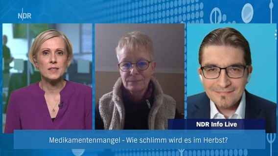 NDR Info Moderatorin Melanie Buth diskutiert bei NDR Info live über das Thema Medikamentenmangel mit der Apothekerin Janna-Luise Dickmann und dem Gesundsökonomen Reinhard Strametz. © NDR 