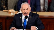 Der israelische Ministerpräsident Benjamin Netanyahu spricht im US-Kongress. © AP Foto: Julia Nikhinson