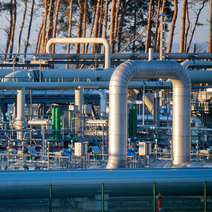 Blick auf Rohrsysteme und Absperrvorrichtungen in der Gasempfangsstation der Ostseepipeline Nord Stream 1 in Lubmin bei Greifswald. © picture alliance/dpa | Stefan Sauer 