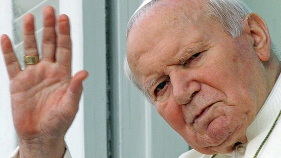 Papst Johannes Paul II. © dpa 