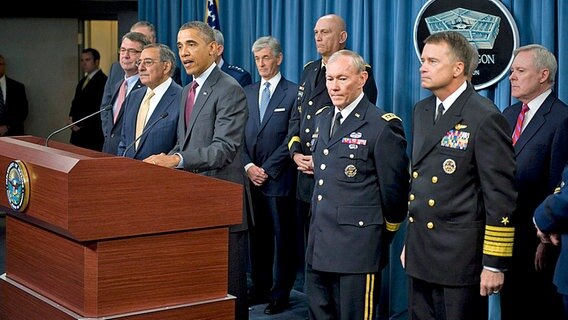 US-Präsident Barack Obama stellt im Pentagon bei einer Presskonferenz am 5. Januar 2012 die Neuausrichtung der US-Verteidigungspolitik vor. © dpa bildfunk Foto: Shwan Thew