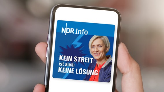 Podcast "Kein Streit... ist auch keine Lösung" mit Susanne Stichler © NDR Foto: Christian Spielmann