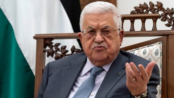 Der Präsident der Palästinensischen Autonomiegebiete, Mahmud Abbas, spricht zu Journalisten (Archivbild). © Pool AP/dpa Foto: Alex Brandon