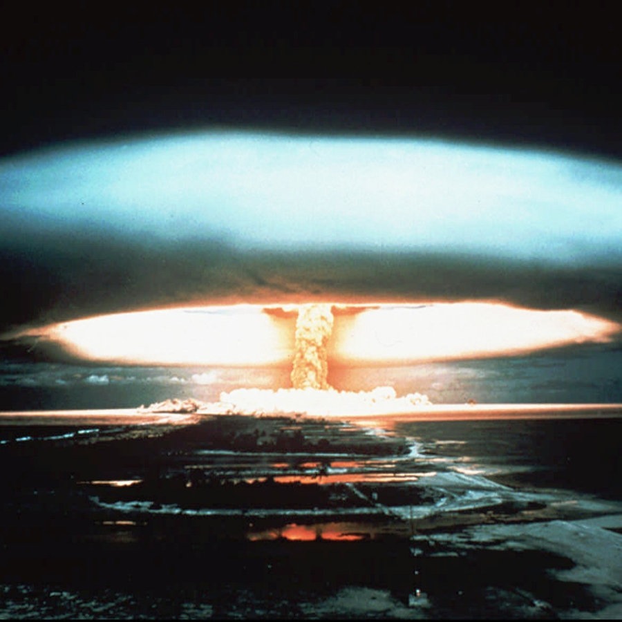 Am 13. Juni 1971 testet Frankreich eine Atombombe im Mururoa Atoll. © picture alliance Foto: AP