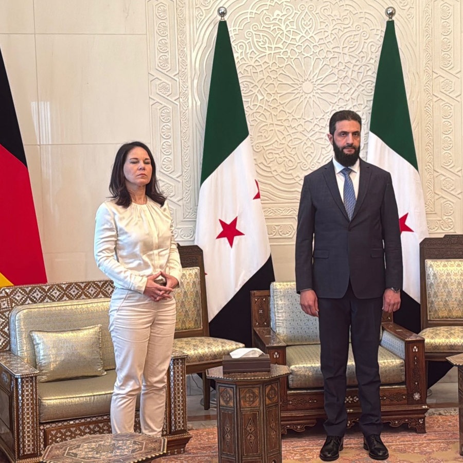 Außenministerin Annalena Baerbock trifft sich mit dem neuen syrischen Machthaber Ahmed al-Scharaa im Präsidentenpalast in Damaskus. © picture alliance/dpa | Jörg Blank Foto: Jörg Blank