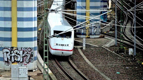 Ein ICE der Deutschen Bahn © NDR Foto: Screenshot