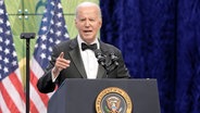 Der Präsident der USA, Joe Biden, spricht bei der 30. jährlichen Gala des "Asian Pacific American Institute for Congressional Studie". © AP/dpa Foto: Mariam Zuhaib