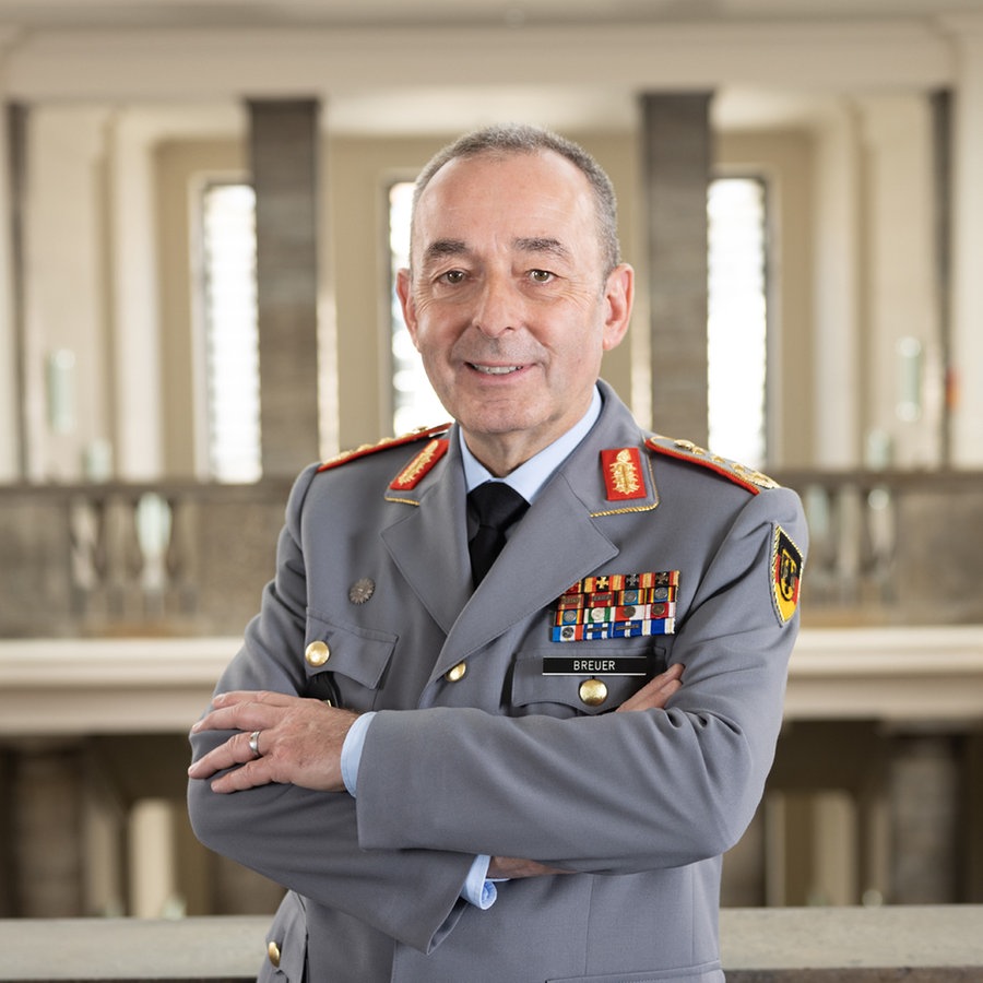 Ein Porträtbild von Generalinspekteur Carsten Breuer bei der Bundeswehr. © Bundesverteidigungsministerium 