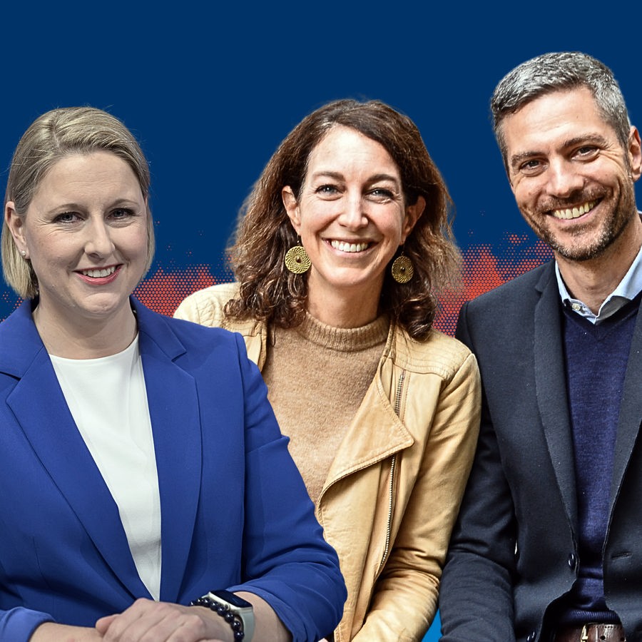 Das Cover für den Podcast "Amerika, wir müssen reden!" zeigt die USA-Korrespondentin Gudrun Engel zusammen mit den Hosts Jiffer Bourguignon und Ingo Zamperoni. © NDR/WDR 