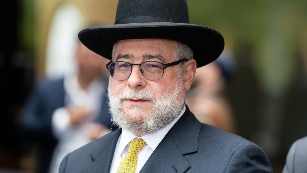Der Präsident der Europäischen Rabbinerkonferenz, Pinchas Goldschmidt, erhält den Karlspreis 2024. (zu dpa: «Karlspreis für Goldschmidt - Aachen bereitet Vergabe vor») 