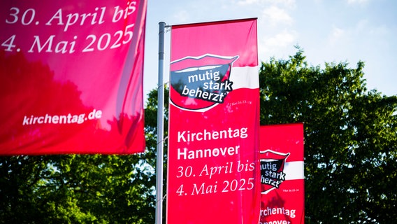 39. Evangelischer Kirchentag in Hannover - Fahnen in Hannover © picture alliance / Noah Wedel | Noah Wedel Foto: Noah Wedel