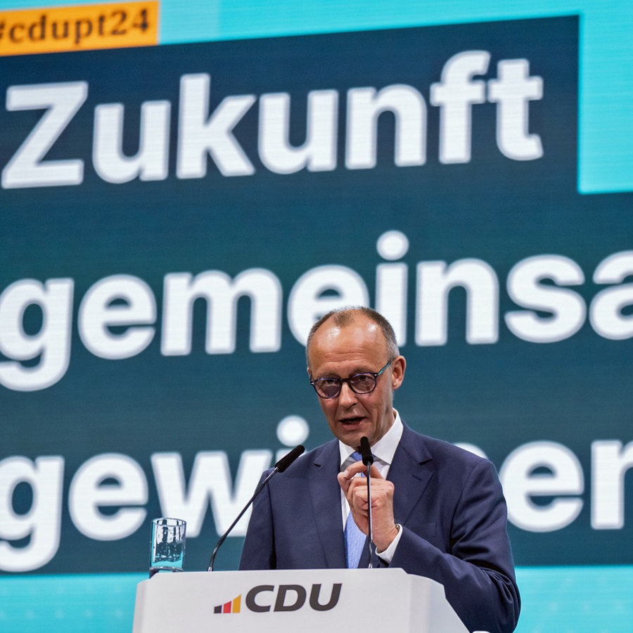 Der CDU-Bundesvorsitzende Friedrich Merz hält eine Rede beim Bundesparteitag. © dpa Foto: Michael Kappeler