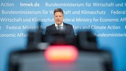 Bundeswirtschaftsminister ruft den Notfallplan Gas aus © picture alliance Foto: Kay Nietfeld