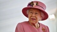 Ein Porträtbild von der britischen Königin Elizabeth II. in Südenglands Porton Down aufgenommen. © PA Wire/dpa Foto: Ben Stansall