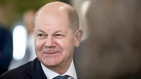 Bundeskanzler Olaf Scholz (SPD) kommt zum "FAZ"-Kongress 2023 im Casino auf dem Campus der Goethe-Universität Frankfurt am Main. © dpa Foto: Boris Roessler