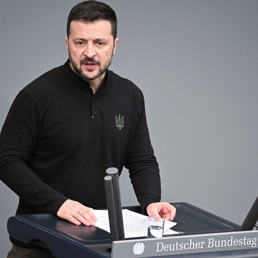 Der Präsident der Ukraine, Wolodymyr Selenskyj, spricht im Deutschen Bundestag. © dpa Foto: Bernd von Jutrczenka