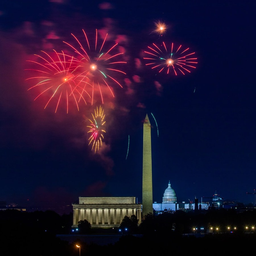 Feuerwerk am 4.Juli über Washington © picture alliance Foto: Yasin Ozturk