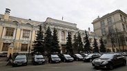 Die Aussenansicht der russischen Zentralbank in Moskau (Archivbild vom 4. März 2014). © epa/dpa Foto: Yuri Kochetkov