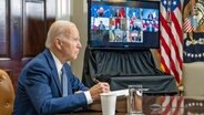 Joe Biden, Präsident der USA, nimmt an der Videokonferenz der Staats- und Regierungschefs der Gruppe der Sieben (G7) und der Ukraine teil. © White House/Planet Pix via ZUMA Press Wire/dpa Foto: Adam Schultz