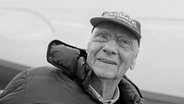 Ein Porträtbild von dem Luftfahrtunternehmer und Ex-Rennfahrer Niki Lauda. © dpa-Bildfunk Foto: Rolf Vennenbernd
