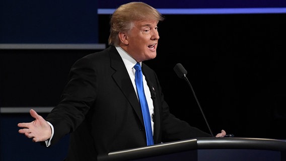 US-Präsidentschaftskandidat Donald Trump bei der erste Präsidentschaftsdebatte in Hampstead im US-Bundesstaat New York © imago/UPI Photo Foto: UPI Photo