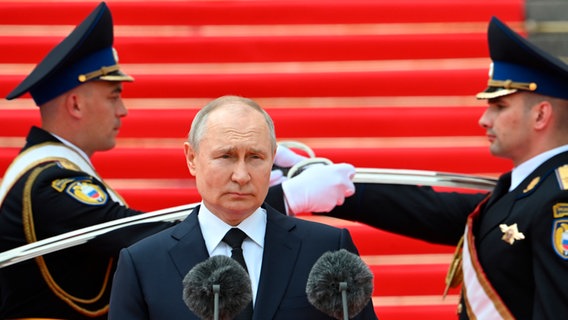 Wladimir Putin, Präsident von Russland, während einer Ansprache an die Nation im Juni 2023. © picture alliance / ASSOCIATED PRESS | Sergei Guneyev 