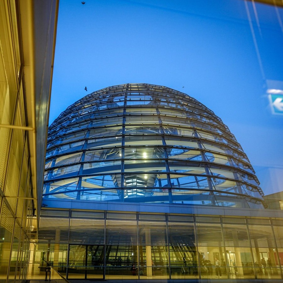 Blick auf die Reichstagskuppel des Bundestags. © picture alliance/dpa | Kay Nietfeld Foto: Kay Nietfeld
