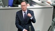 Der FDP-Politiker Bernd Reuther bei einer Rede im Bundestag. © dpa picture alliance / Geisler-Fotopress Foto: Frederic Kern