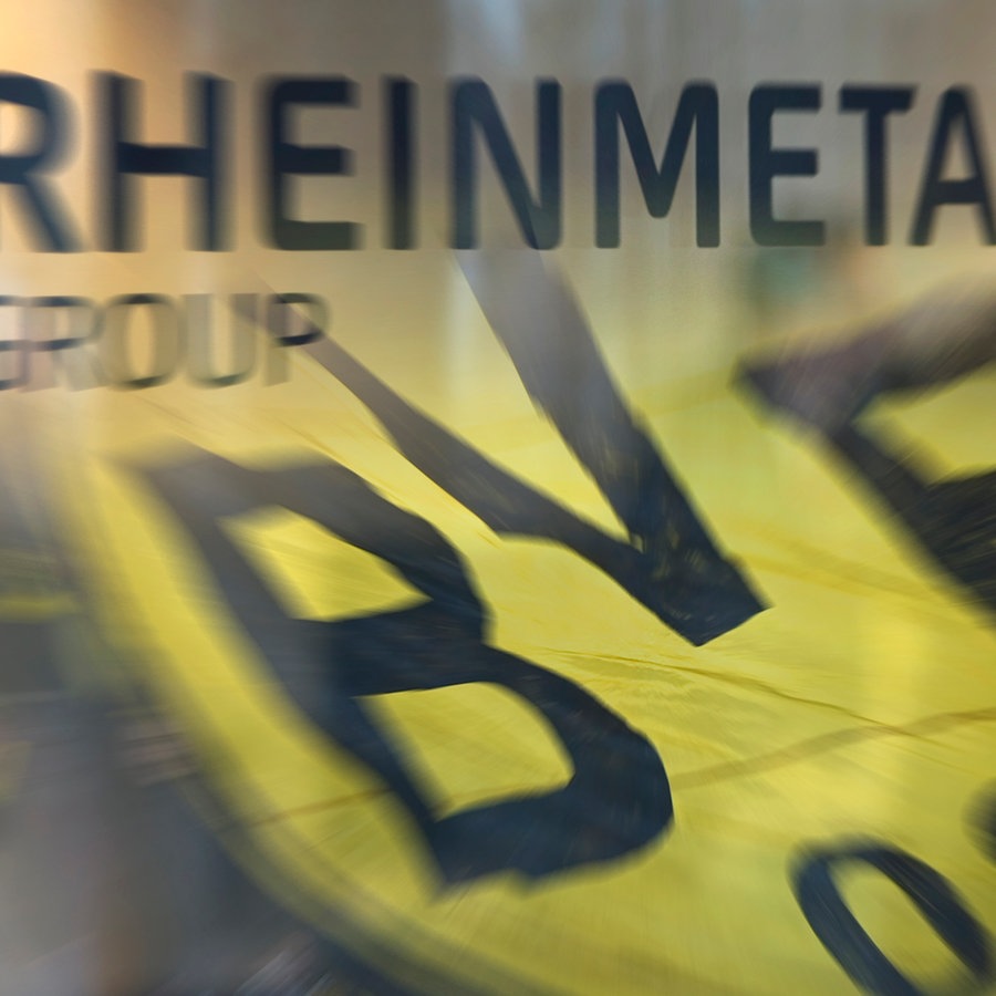 Deutschlands größter Rüstungskonzern Rheinmeltall wird neuer Sponsor von Borussia Dortmund - Fotomontage © picture alliance / SvenSimon Foto:  Malte Ossowski/SVEN SIMON