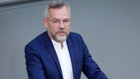 Der SPD-Politiker Michael Roth bei einer Rede im Bundestag. © dpa picture alliance/Flashpic Foto: Jens Krick