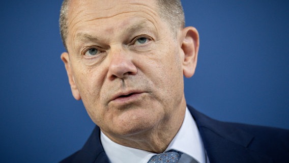 Bundeskanzler Olaf Scholz (SPD) bei einer Pressekonferenz nach einer Ministerpräsidentenkonferenz. © dpa Foto: Michael Kappeler