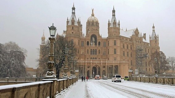 Das Schweriner Schloss im Schnee. © Diana Salow Foto: Diana Salow