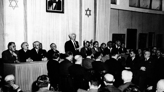 Proklamation des Staates Israel durch Ben Gurion 1948. © picture alliance Foto: anonym