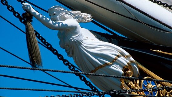 Galionsfigur des historischen Segelschiffs "Cutty Sark" © picture alliance Foto: Kiedrowski, R.