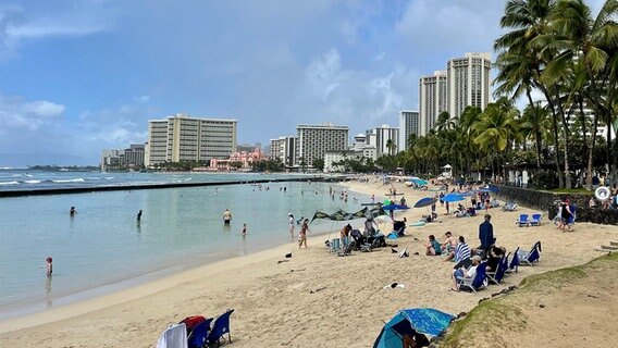 Mole vor dem Strand von Waikiki, Hawaii. © ARD Foto: Christine Schacht