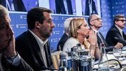 A.Tajini, M.Salvini, G.Meloni, E.Letta und C.Calenda bei einer Veranstaltung zur Zukunft Italiens © picture alliance / Photoshot Foto: Nicola Marfisi / Avalon