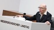 Shaul Ladany spricht im Niedersächsischen Landtag © picture alliance /dpa Foto: Peter Steffen