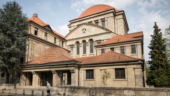 Die Westend-Synagoge in Frankfurt am Main von außen. © dpa picture alliance Foto: Frank Rumpenhorst