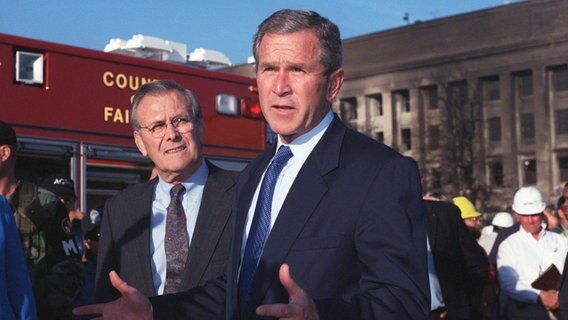 George Bush am 12. September 2001. © dpa picture alliance Foto: CNP / ABACA