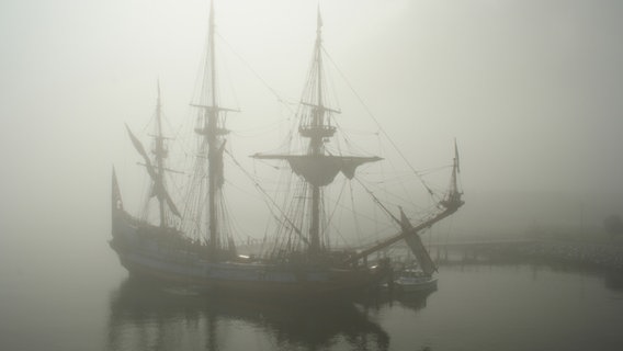 Segelschiff im Nebel. © Fotolia Foto: Claude Beaubien
