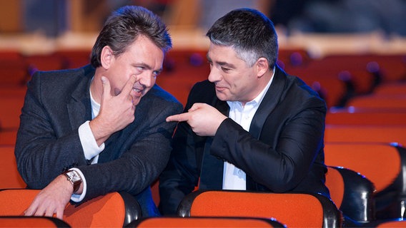 Stephan Fritzsche und Axel Naumer, die Moderatoren der Intensiv-Station © NDR / Foto: Christian Spielmann