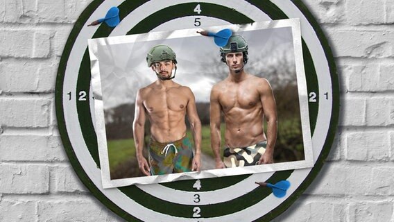 Eine Bildmontage zeigt zwei Bundeswehrsoldaten, die nur Helm und Unterhose tragen. © picture alliance / blickwinkel/McPHOTO/ Westend61 / dpa / Panther Media Foto: M.Gann / Jan Eifert / Kay Nietfeld / Andrei Rubtsov / Roman Märziger / Luis Louro