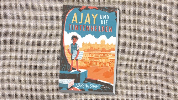 Cover des Kinderbuches "Ajay und die Tintenhelden" von Varsha Shah, erschienen im Atrium Verlag. © Atrium Verlag 