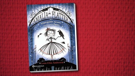 Cover des Kinderbuches "Amalia Flatter: Vampire tanzen nicht mit Feen" von Laura Ellen Anderson, erschienen im Verlag Schneiderbuch. © Verlag Schneiderbuch 