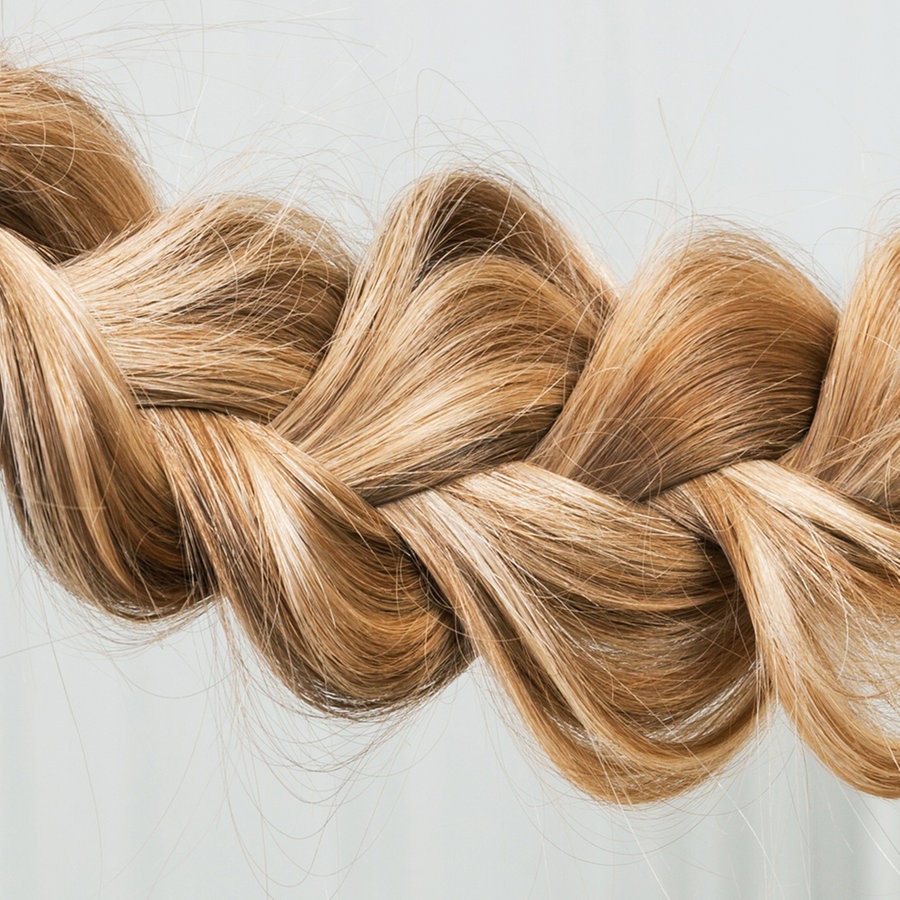 Ein geflochtener Haar-Zopf © COLOURBOX 